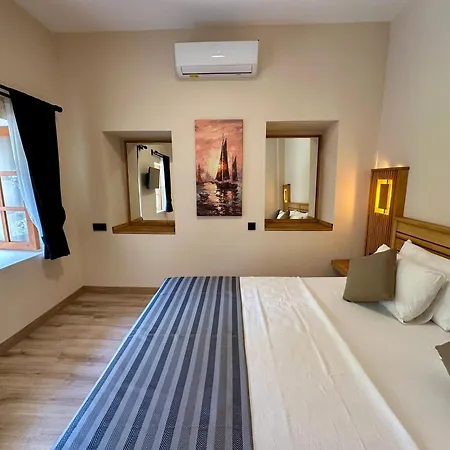 Konagi Hotel *